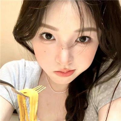 金色微笑海报